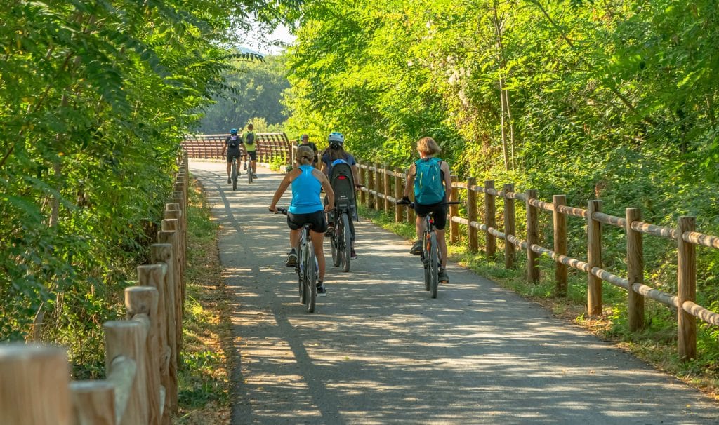 Vacances en famille en ardèche près d'une rivière